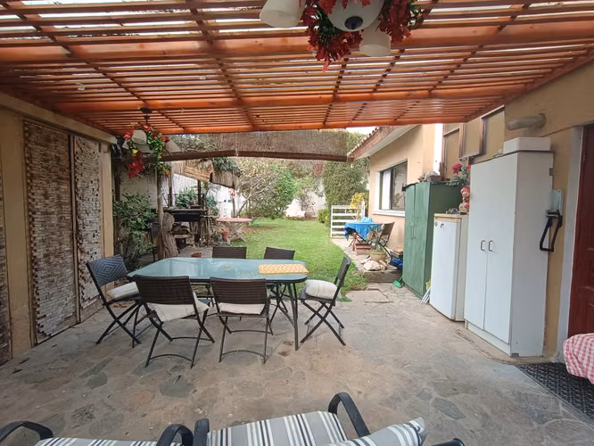 CASA EN AVENIDA GABRIELA MISTRAL:  5d 2b 8e