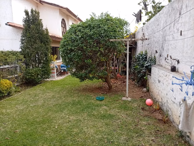 CASA EN AVENIDA GABRIELA MISTRAL:  5d 2b 8e