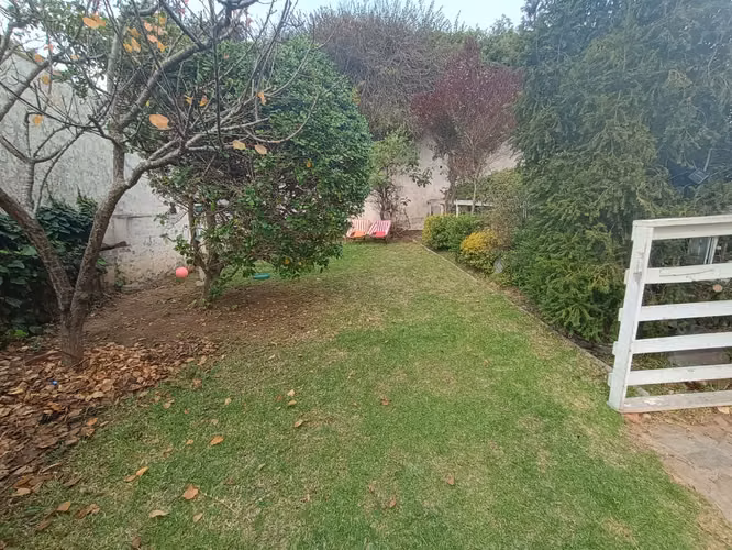 CASA EN AVENIDA GABRIELA MISTRAL:  5d 2b 8e