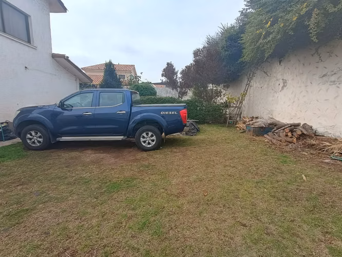 CASA EN AVENIDA GABRIELA MISTRAL:  5d 2b 8e