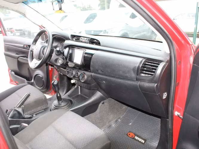 TOYOTA HI LUX D CAB 