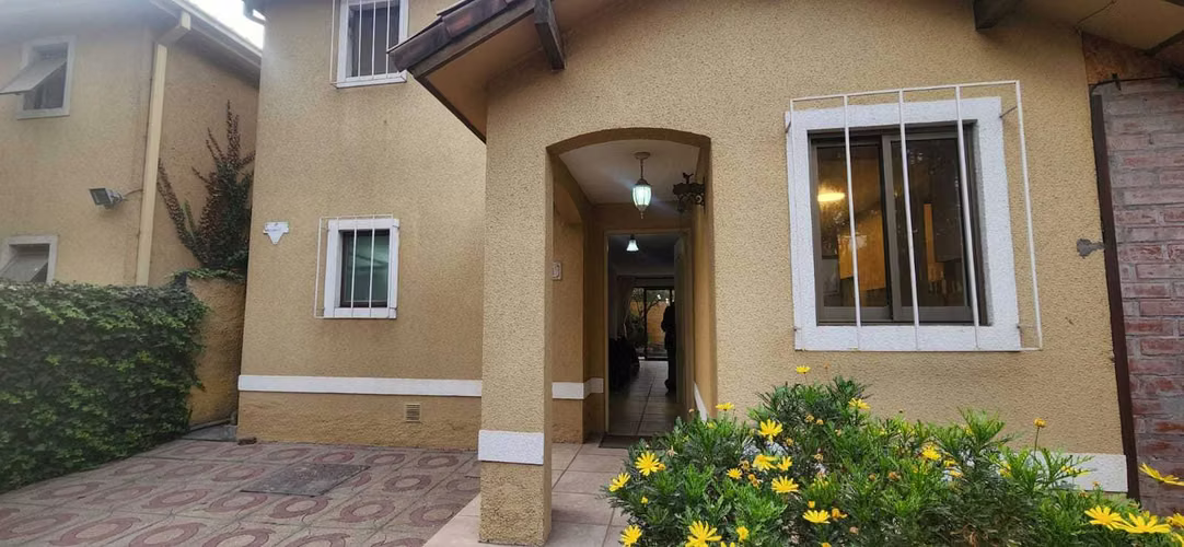 Casa Familiar con terraza y Jardín (168000)