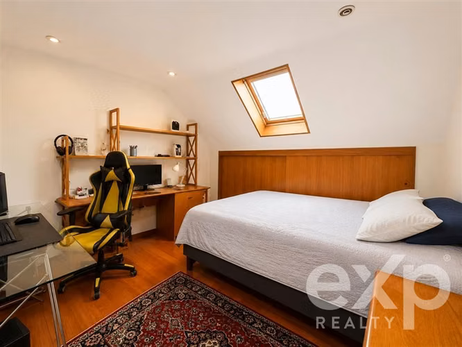 Casa con Gran Terreno y Piscina El Huinganal - Imagen 19