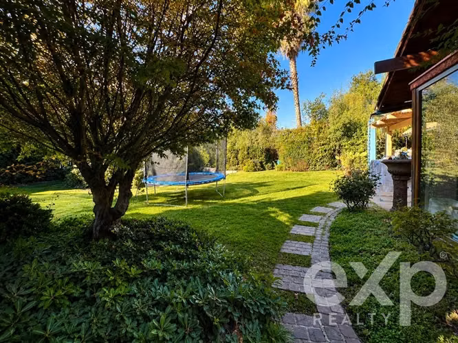 Casa con Gran Terreno y Piscina El Huinganal - Imagen 8