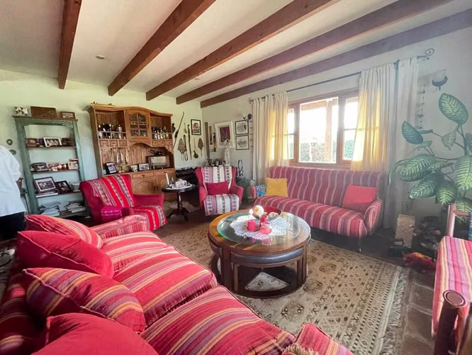 Casa Amplia con Patio Soleado (168024)