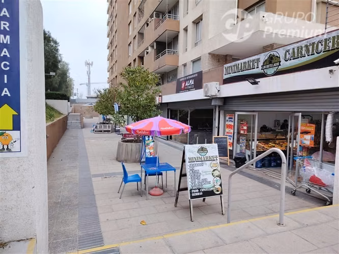 VENTA DE LOCAL COMERCIAL METRO BARRANCAS PUDAHUEL