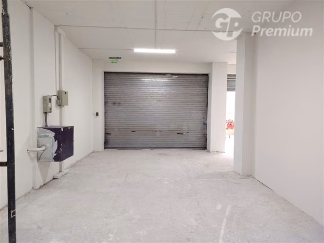 VENTA DE LOCAL COMERCIAL METRO BARRANCAS PUDAHUEL