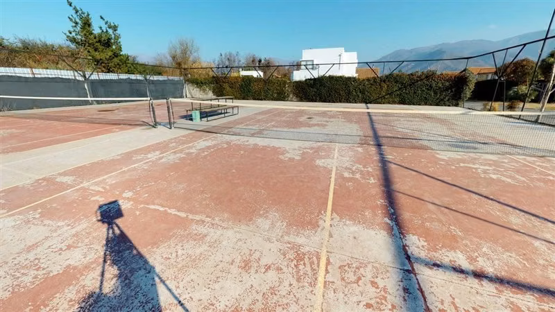 Casa en venta o arriendo de 3 dorm., piscina en Rinconada