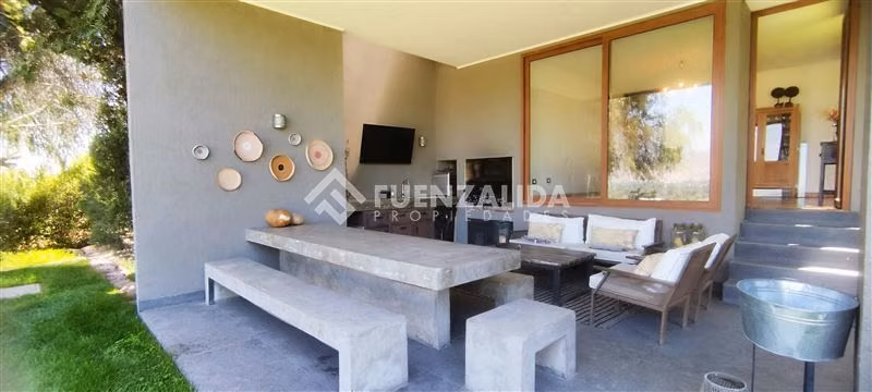 Espectacular casa 5d 5b - 240m2 Chicureo, Cerro La Pava
