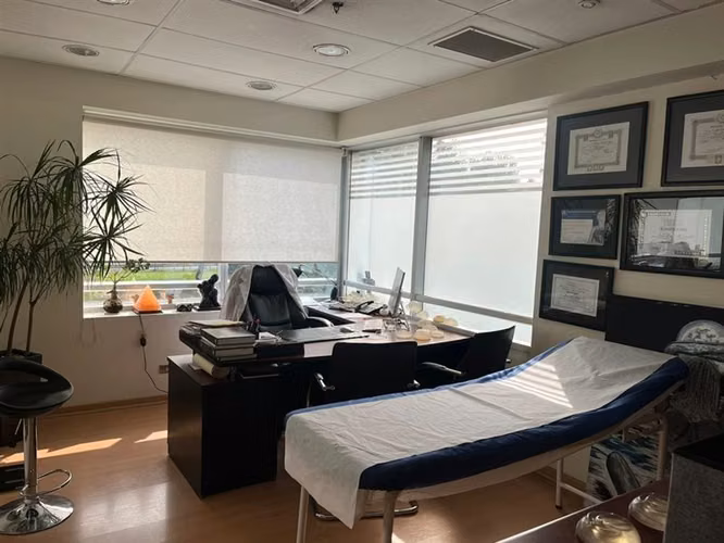 OFICINA IDEAL CLINICA,1 PABELLON/ 5 BOX, HOTEL MARRIOTT.