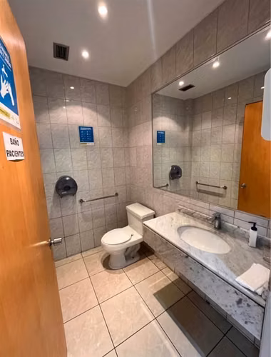 OFICINA IDEAL CLINICA,1 PABELLON/ 5 BOX, HOTEL MARRIOTT.