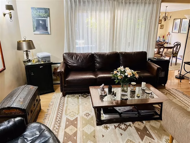 Casa en venta de 3 dorm. en La Reina