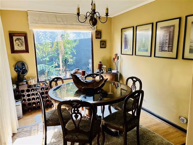 Casa en venta de 3 dorm. en La Reina