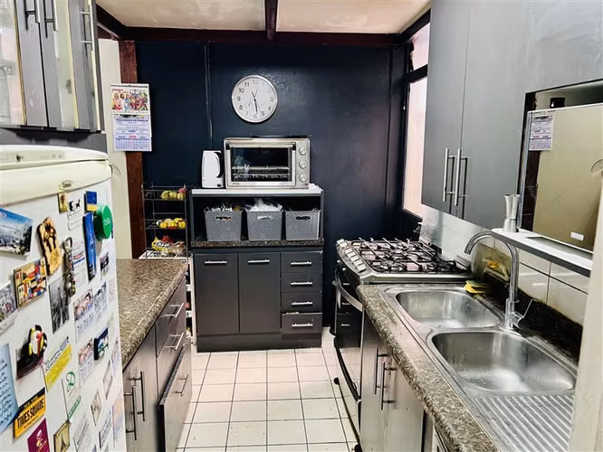 Casa en venta de 3 dorm. en La Reina