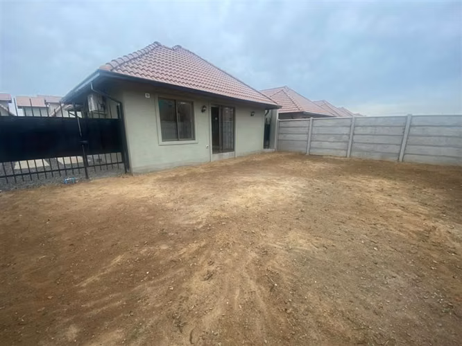 Casa en arriendo de 3 dorm. 2 Baños en Talca