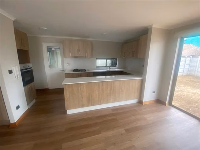Casa en arriendo de 3 dorm. 2 Baños en Talca