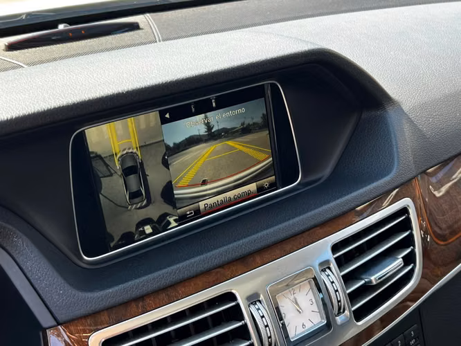 MERCEDES-BENZ E400 AVANTGARDE 3.0 2014