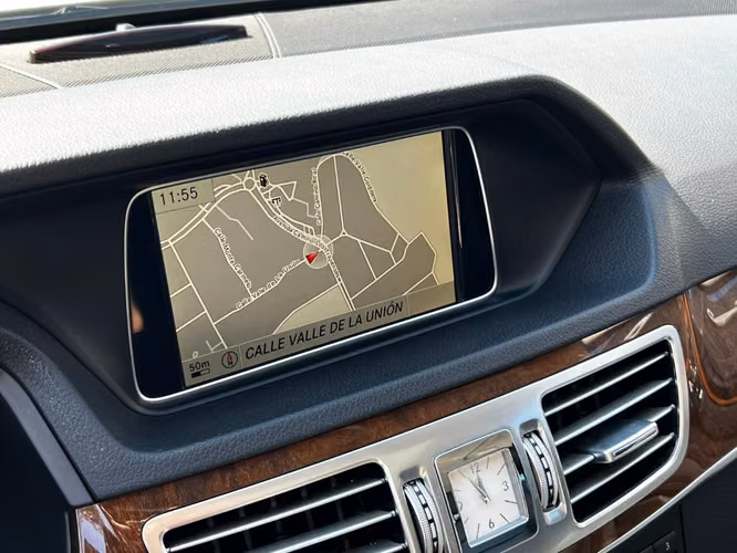 MERCEDES-BENZ E400 AVANTGARDE 3.0 2014