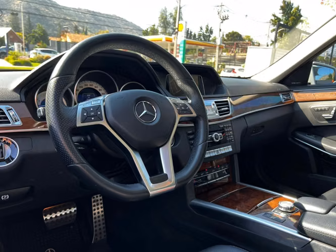 MERCEDES-BENZ E400 AVANTGARDE 3.0 2014