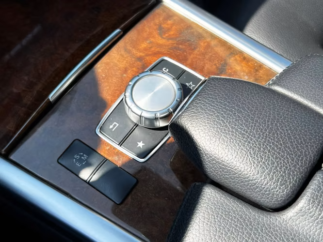 MERCEDES-BENZ E400 AVANTGARDE 3.0 2014