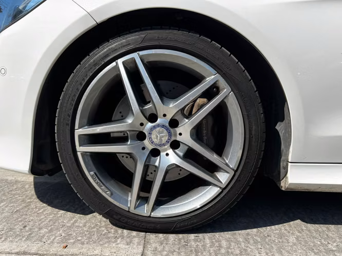 MERCEDES-BENZ E400 AVANTGARDE 3.0 2014