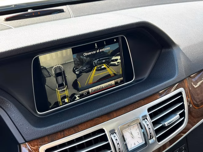 MERCEDES-BENZ E400 AVANTGARDE 3.0 2014