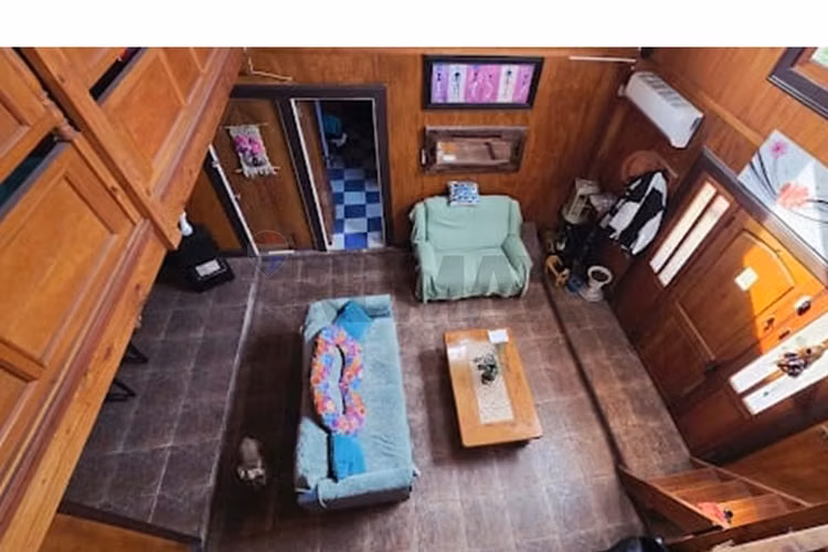 Vendo casa 5 dormitorios 2 baños y depto. indep.