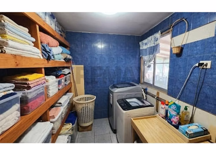 Vendo casa 5 dormitorios 2 baños y depto. indep.