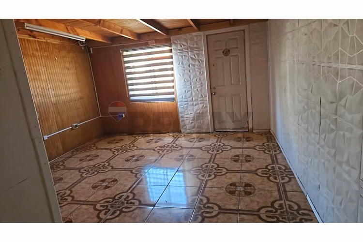 Vendo casa 5 dormitorios 2 baños y depto. indep.