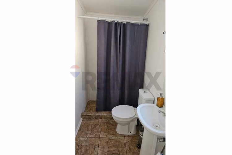 Vendo casa 5 dormitorios 2 baños y depto. indep.