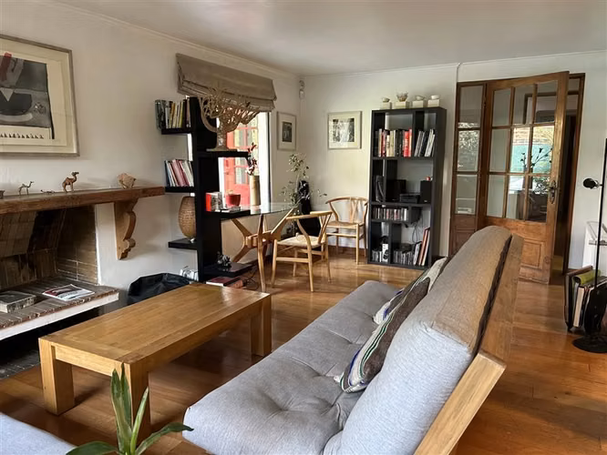 CASA Joaquín Cerda/ Manquehue Norte