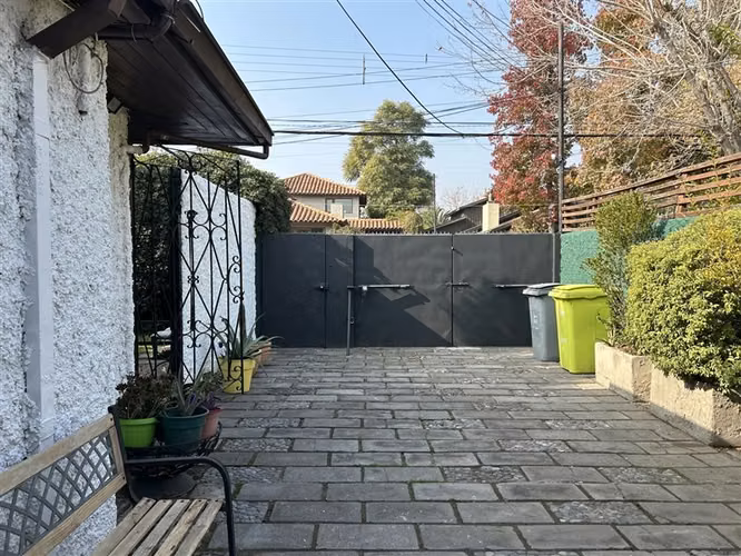 CASA Joaquín Cerda/ Manquehue Norte