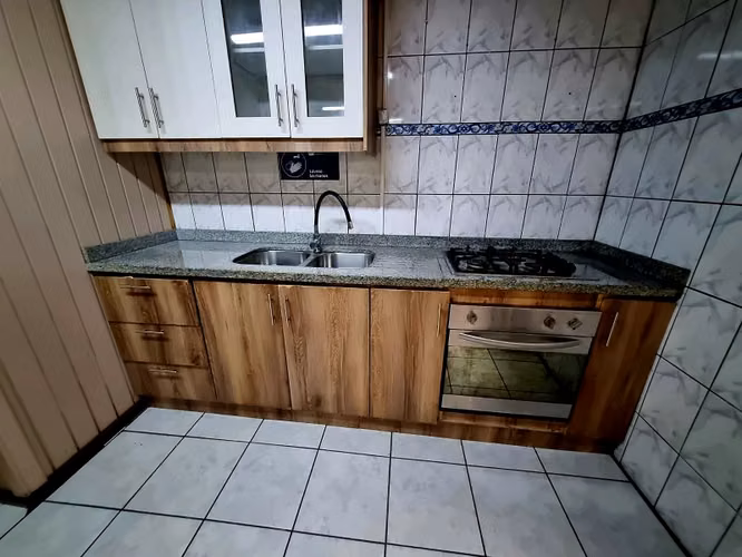 Arriendo amplia casa en Avda. Gabriela Mistral