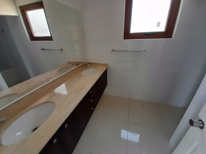 Nueva gran Terreno, 4 Dormitorios, Piscina (168153)