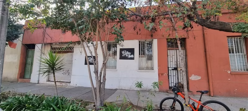 Casa en venta de 10 dorm. - Ideal para bodega o taller