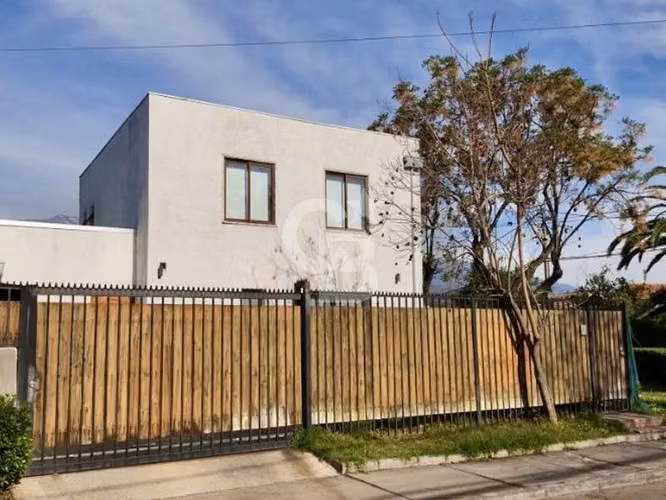 Casa 5D + 3B Mediterránea Metro Los Dominicos - Las Condes