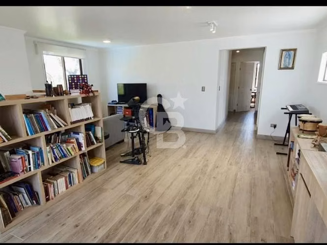 Casa 5D + 3B Mediterránea Metro Los Dominicos - Las Condes
