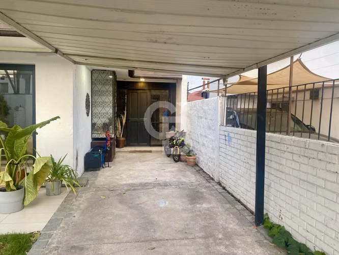 Casa Remodelada 4D+4B+2E Metro Hernando de Magallanes