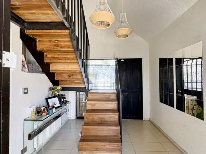 Casa Remodelada 4D+4B+2E Metro Hernando de Magallanes
