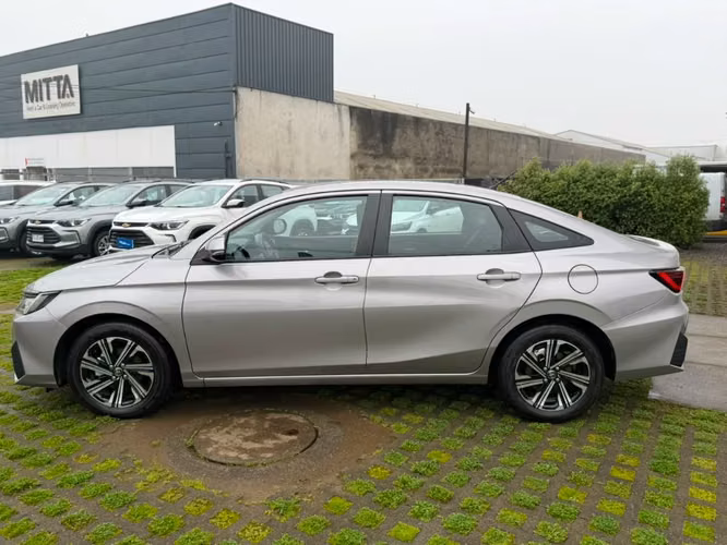 Toyota Yaris 1.5 E 4X2 SDN CVT AT 4P 2024