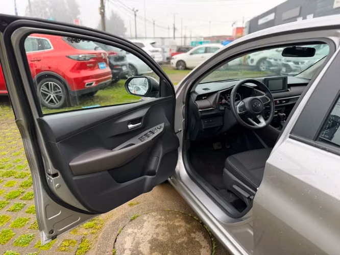 Toyota Yaris 1.5 E 4X2 SDN CVT AT 4P 2024