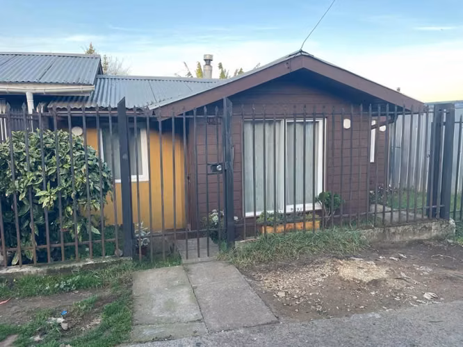 ¡SE VENDE CASA EN POBLACIÓN LOS CACIQUES, PADRE LAS CASAS!