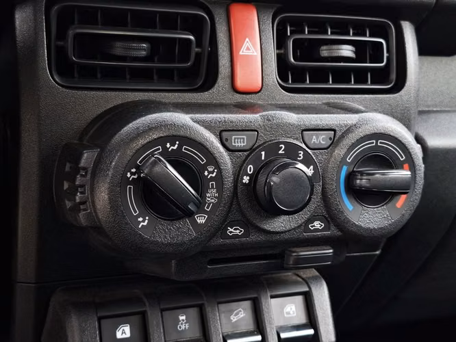 SUZUKI JIMNY 2025