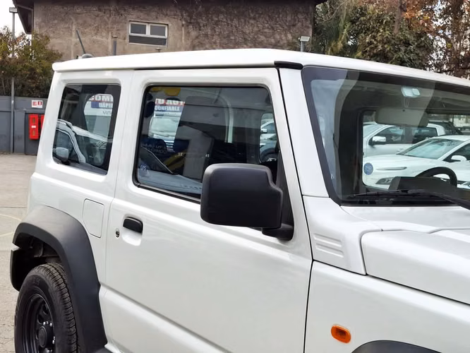 SUZUKI JIMNY 2025