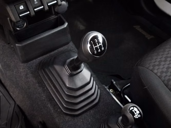SUZUKI JIMNY 2025