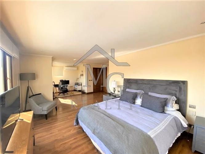 Casa en venta de 4 /5 dorm. en Piedra Roja Colina