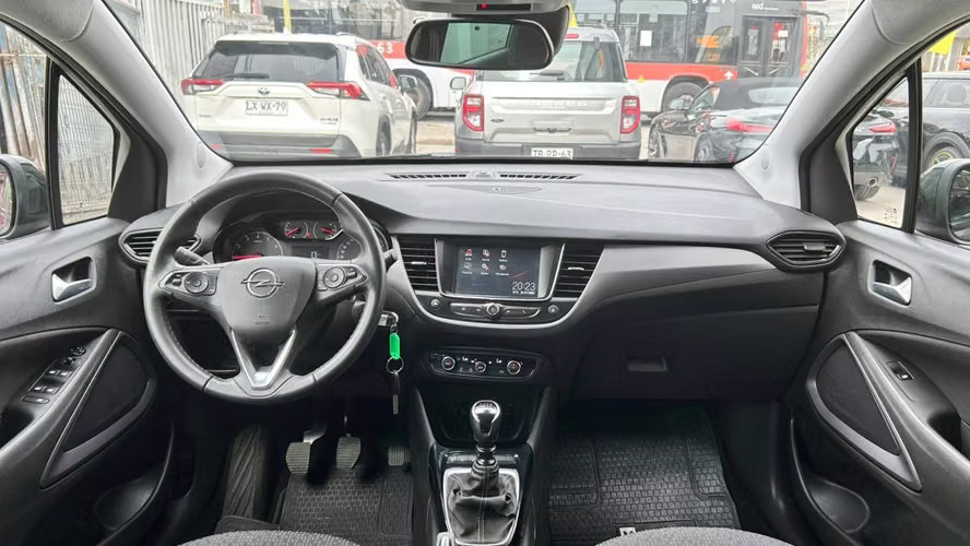 Opel Crossland 1.2 MT (2023)