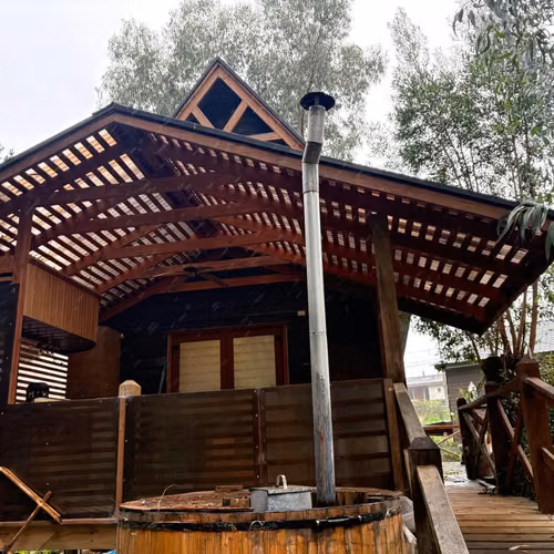 Se vende Terreno con hermosa cabaña en Maule.