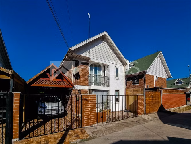 Casa en venta 3 Dormitorios en Maipú - Condominio cerrado