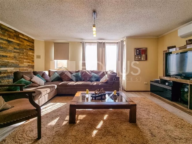 Casa en venta 3 Dormitorios en Maipú - Condominio cerrado